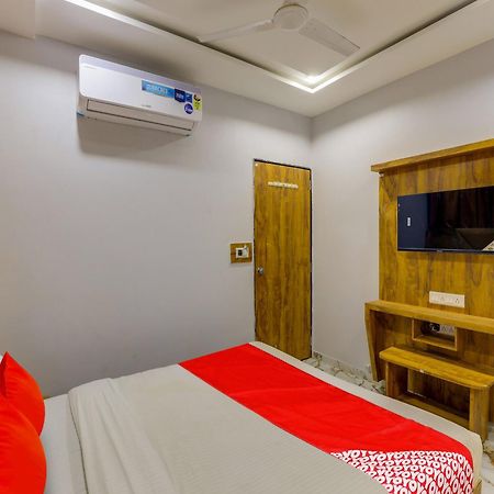 Hotel Krishna Ahmadábád Kültér fotó