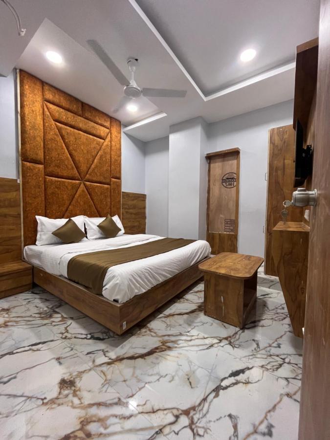 Hotel Krishna Ahmadábád Kültér fotó
