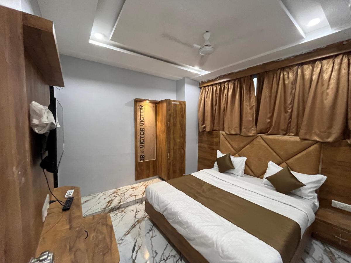 Hotel Krishna Ahmadábád Kültér fotó