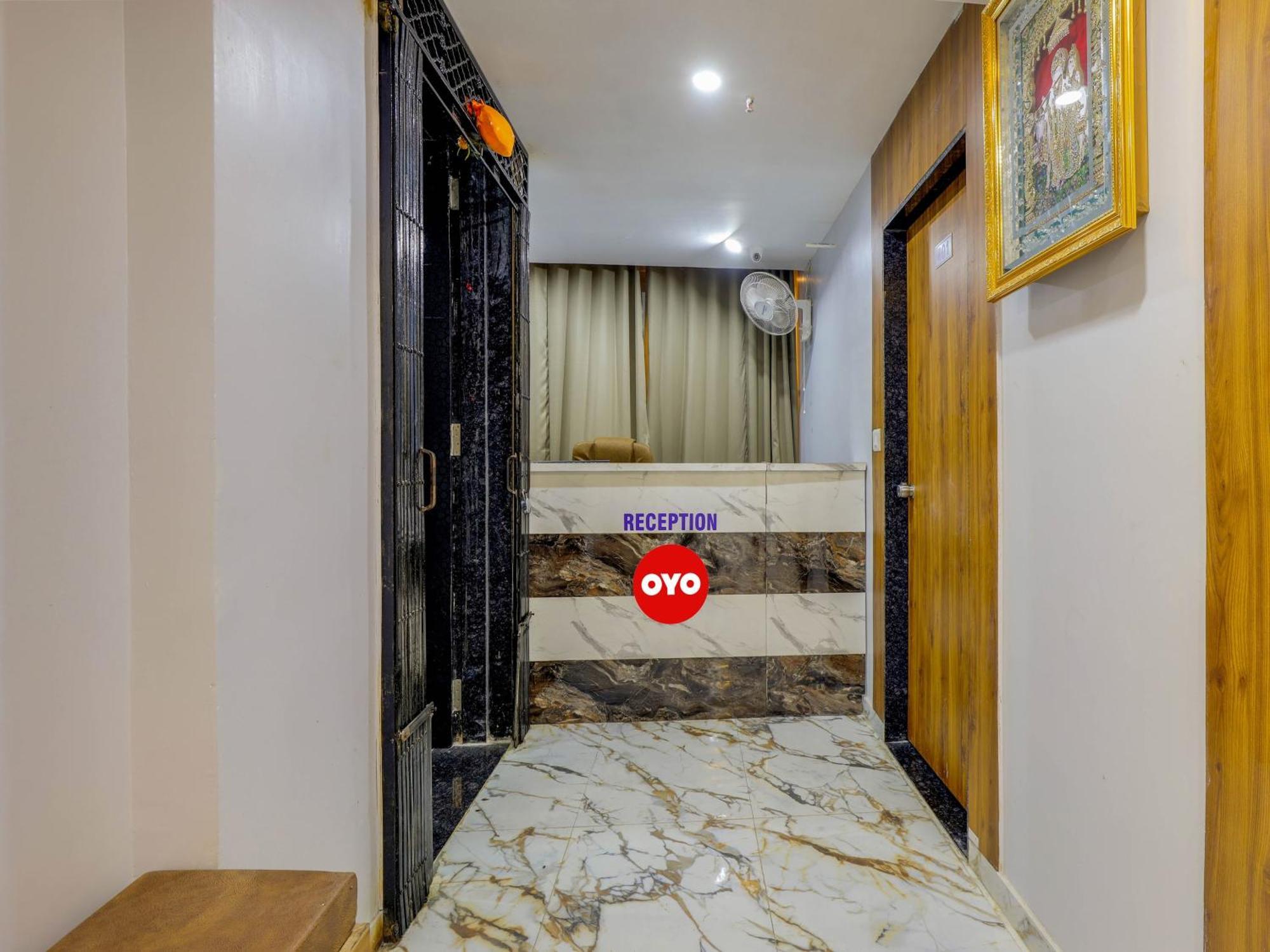 Hotel Krishna Ahmadábád Kültér fotó