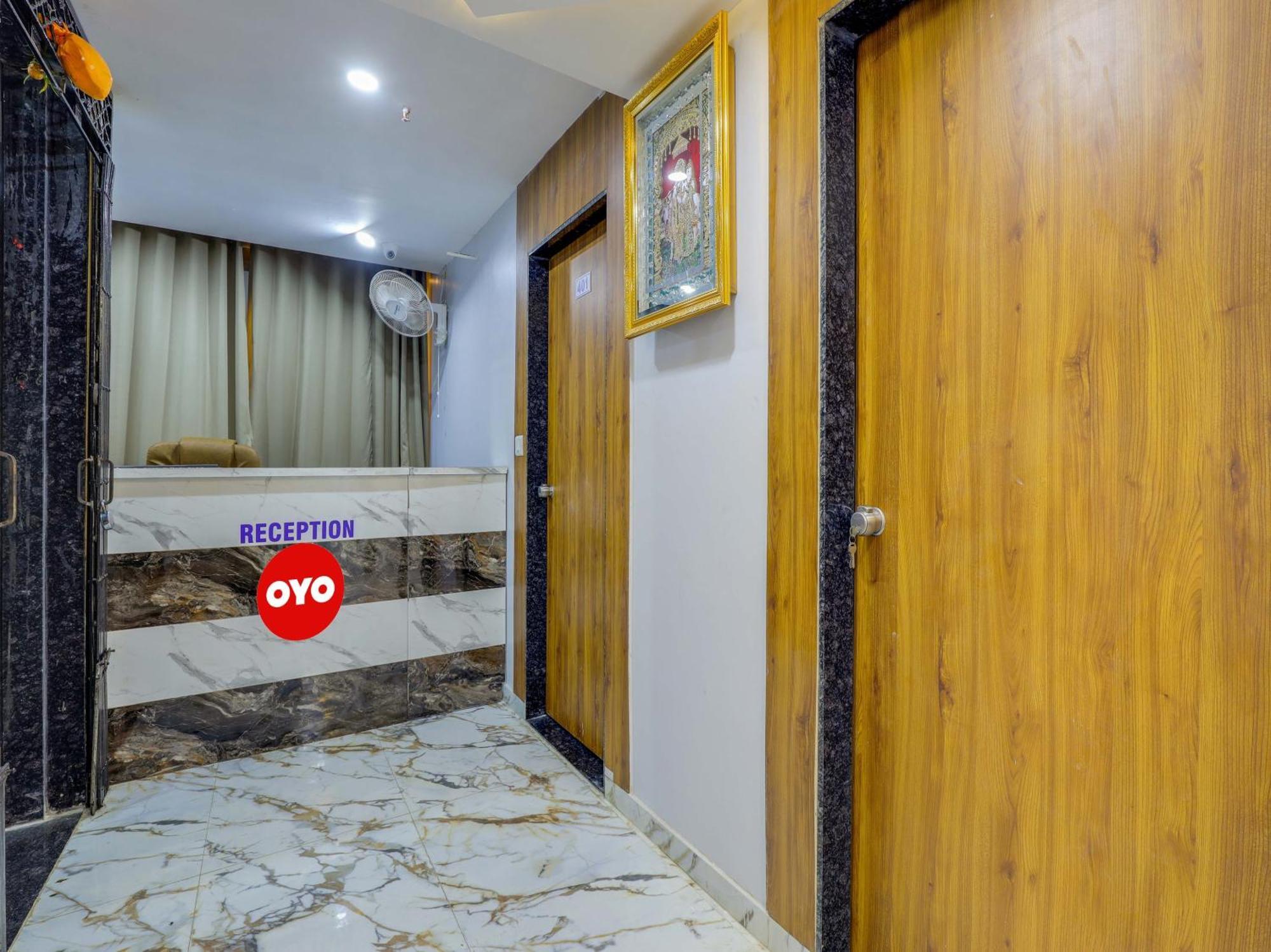 Hotel Krishna Ahmadábád Kültér fotó